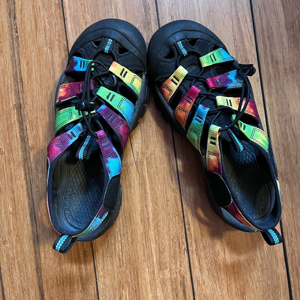 Keen Black tie-dyed Sandals with Sturdy Sole and Adjustable Straps